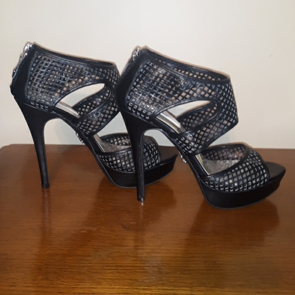 Shoes - Picture 3 of 6